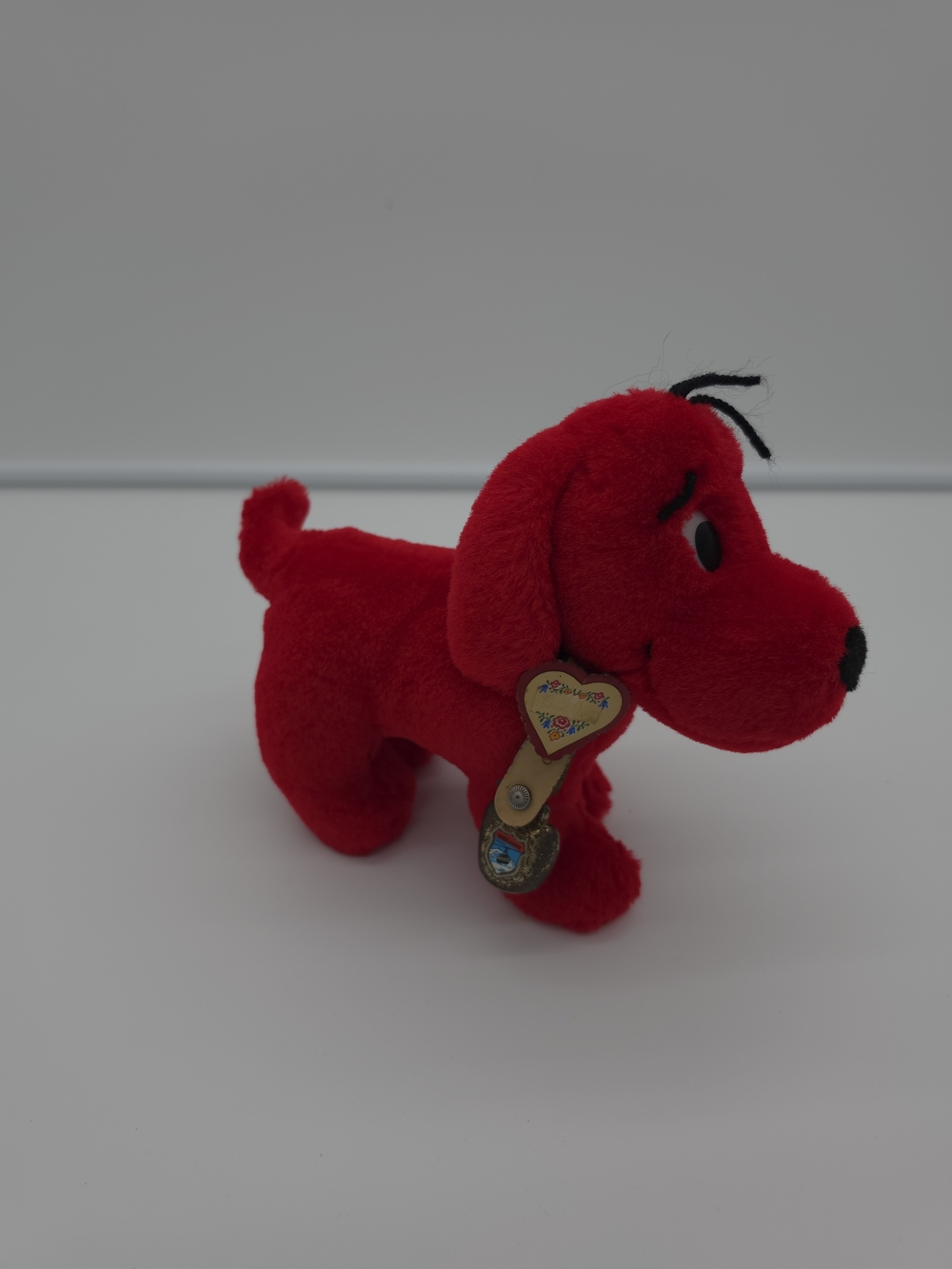 Scholastic Clifford The Big Red Dog with Decorative Bell Tag